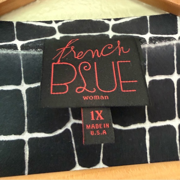 FRENCH BLUE Women's Short Sleeve Top - Picture 2 of 3